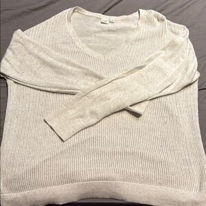 Gap sweater